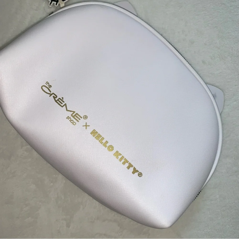 The crème x hello kitty‎ white cosmetic bag makeup bag new with tags